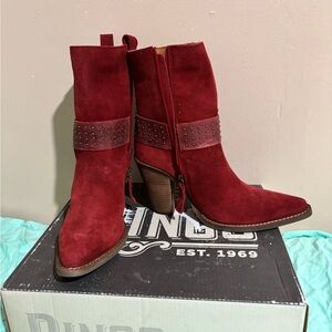 Dingo Women's Red Suede Heeled Boots
